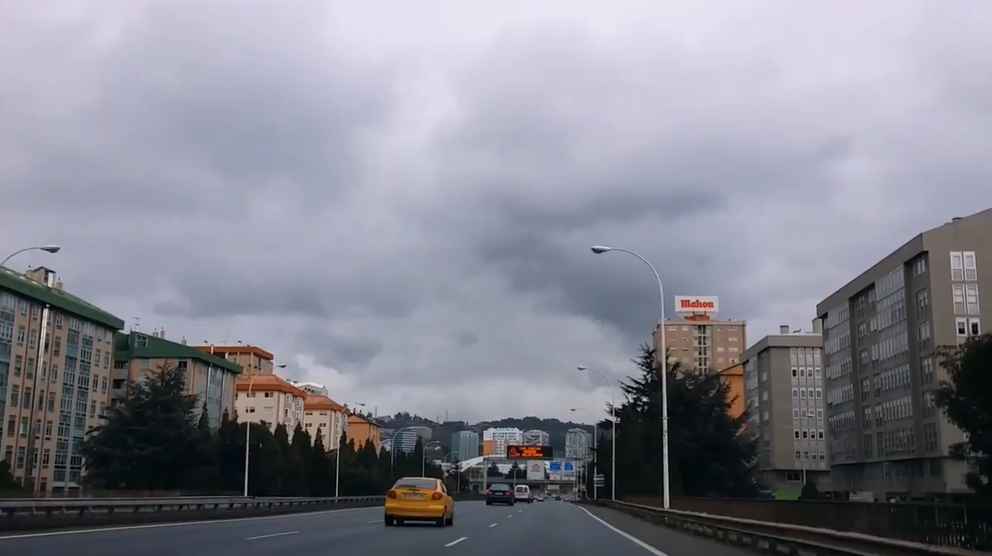 Imaxe da avenida da Vedra &aacute; altura da fonte das Paxari&ntilde;as