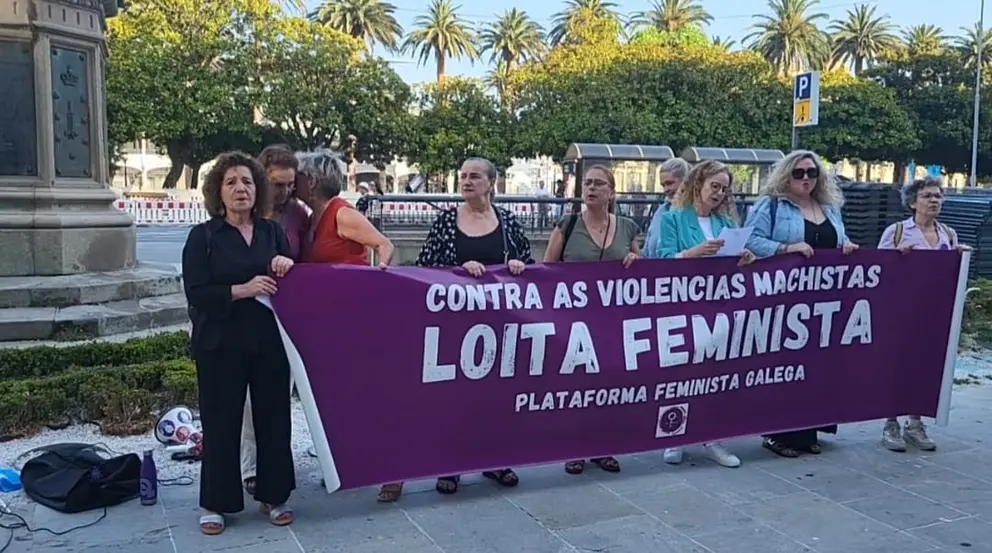 Concentraci&oacute;n feminismo galego polo asasinato de Maritza, veci&ntilde;a da Coru&ntilde;a, xu&ntilde;o de 2025. Violencia machista
