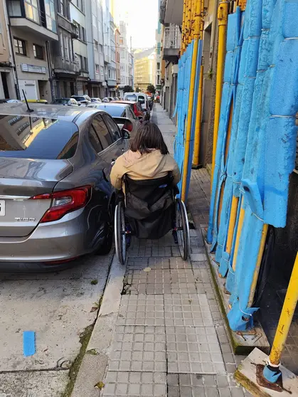 Problemas de accesibilidade edificio r&uacute;a Asturias n&uacute;mero 21