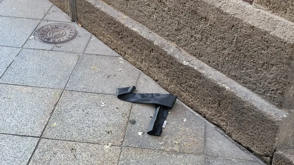 Lixo na r&uacute;a. Servizo de limpeza viaria.