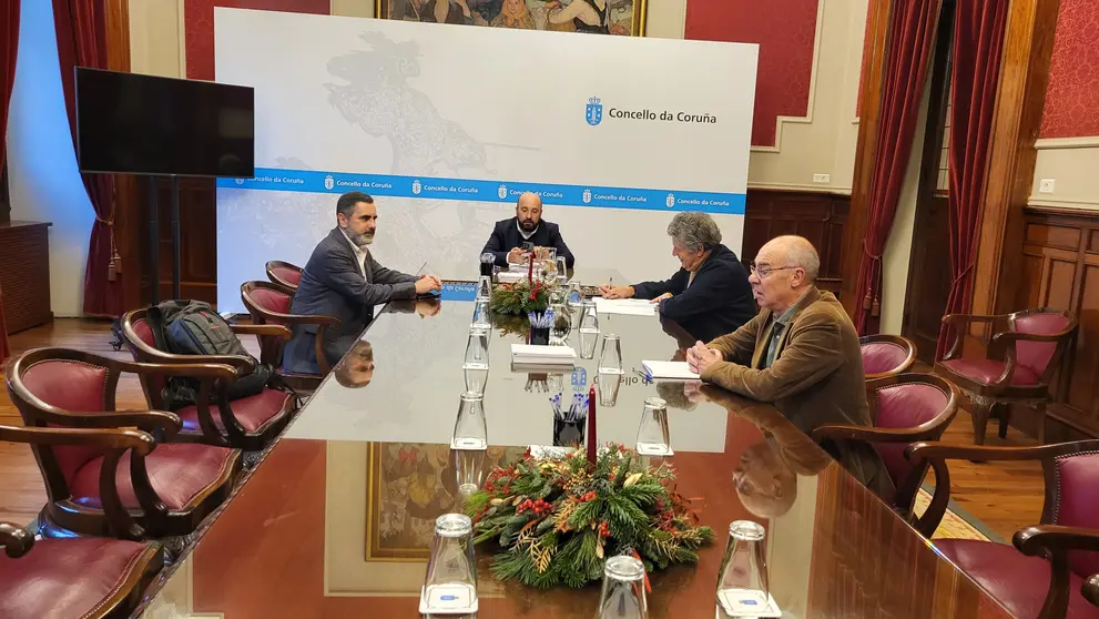 <p>Xuntanza da comisi&oacute;n especial sobre a planta de Nosti&aacute;n. 16 de decembro de 2025.</p>

<p>&nbsp;</p>
