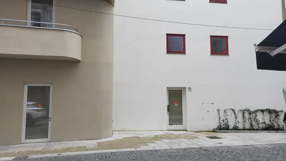 Edificio municipal de vivendas na r&uacute;a Pontejos.