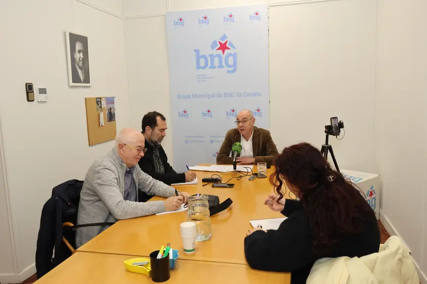 Conferencia de prensa Jorquera 13 de febreiro, avaliaci&oacute;n do Pleno do 12F e do espect&aacute;culo bochornoso ofrecido por PP e PSOE.
