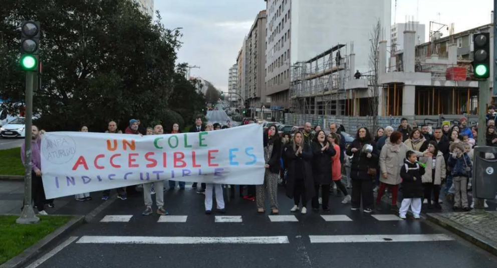 Mobilizaci&oacute;n da comunidade educativa do CEIP Rosal&iacute;a de Castro