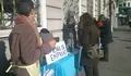 Con "bebés" no colo, plumeiro, ferros de pasar... as mulleres do BNG piden emprego