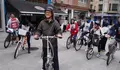 Carril e membros da candidatura chegan en bici ao acto da Gaiteira para reivindicar o seu uso
