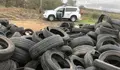 Un rogo para o Concello eliminar o vertedoiro ilegal de pneumáticos de Penamoa