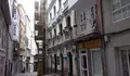 Unha andamiaxe abandonada na Cidade Vella, un foco de sucidade