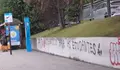 Que se elimine a pintada machista de Alfonso Molina e se repare o acto vandálico contra o monólito de Rafael Bárez