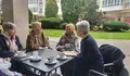 Nun café con usuarias do SAF, Queixas compromete "máis servizos públicos e menos bonos cheos de mentiras e propaganda"