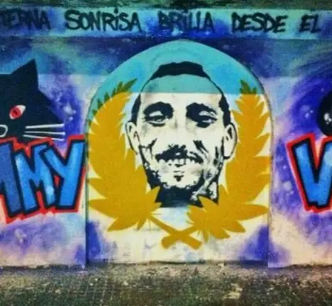 Mural de homenaxe a Jimmy no p&eacute; da torre de Marat&oacute;n