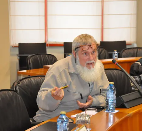 Momento da intervenci&oacute;n de Xos&eacute; Luis Rivas Mini no Parlamento de Galiza