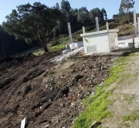As hortas urbanas de Novo Mesoiro cando comezaban a levantarse na r&uacute;a Fragas do Eume