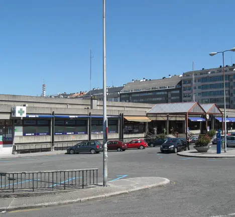 Exterior da Estaci&oacute;n de Autobuses no seu acceso desde a r&uacute;a Alcabaleiros