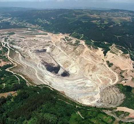 Vista a&eacute;rea no seu d&iacute;a da mina de lignito das Encrobas-Meirama que na actualidade asolagada forma o Lago das Encrobas