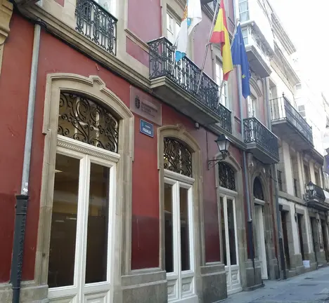 Edificio municipal da r&uacute;a da franxa onde est&aacute;n os servizos tributarios do Concello da Coru&ntilde;a