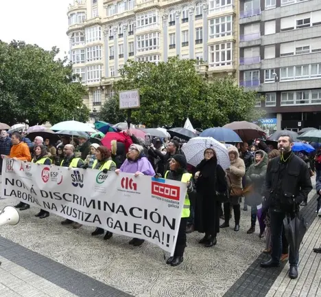 Momento da chegada &aacute; praza de Vigo onde rematou a manifestaci&oacute;n de traballadoras e traballadores da xustiza