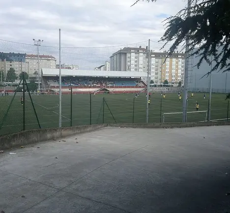 Vista interior do campo de f&uacute;tbol de Agrela II (foto: Wikimedia Commons)