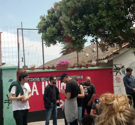 Exrterior da Comandacia antes das cargas policiais