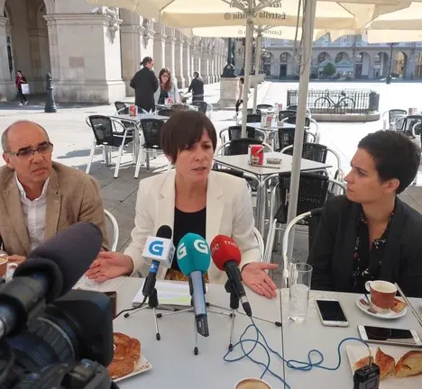 Un dos momentos da rolda de prensa ofrecida esta ma&ntilde;&aacute; pola nosa portavoz nacional Ana Pont&oacute;n e o noso t&aacute;ndem de cabeceira Francisco Jorquera e Avia Veira