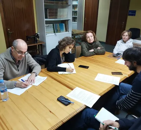 Encontro co grupo municipal do BNG coa Asociaci&oacute;n de Veci&ntilde;as e Veci&ntilde;os de Laba&ntilde;ou.
