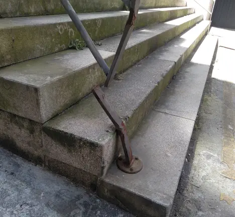 Escalinata r&uacute;a Pintor Vila Chao
