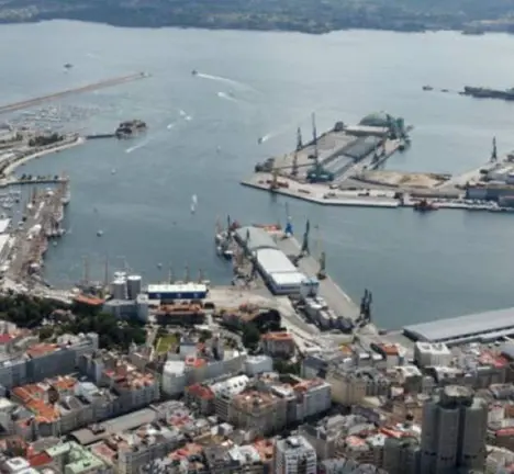Fachada mar&iacute;tima