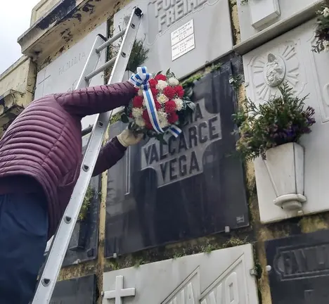 Ofrenda floral Moncho Valcarce. 30 de xaneiro de 2021.&nbsp;