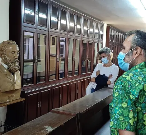 Visita biblioteca Circo Artes&aacute;ns