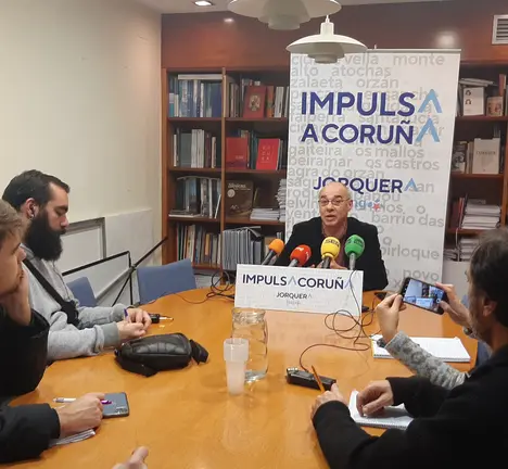 Conferencia de prensa modelo Coru&ntilde;a tratamento lixo