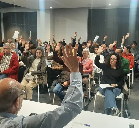 Votaci&oacute;n da candidatura do BNG para as elecci&oacute;ns municipais de 28 de maio. Asemblea Local