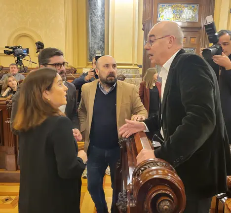 Jorquera a falar con alcaldesa e portavoces