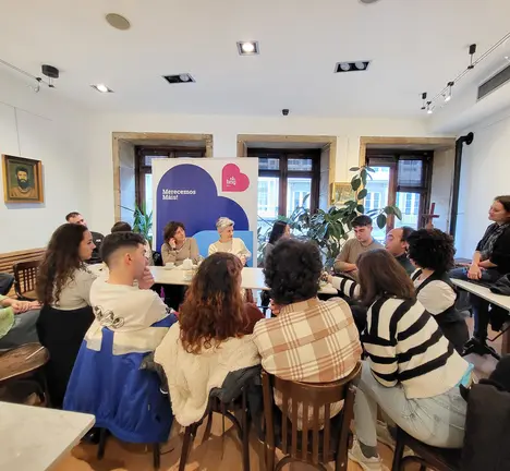 Encontro Lingua BNG Mercedes Queixas con mozos. Campa&ntilde;a galegas 2024.