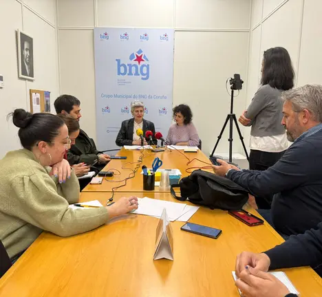 Queixas e Veira sobre o IMCE. Conferencia de prensa 30 de abril de 2024.