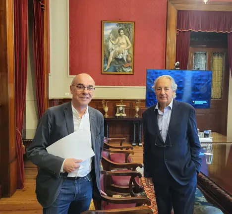 Jorquera e Carlos N&aacute;rdiz, autor do estudo da UDC sobre a reordenaci&oacute;n do espazo portuario interior. Comparecencia 12 de xullo de 2024.