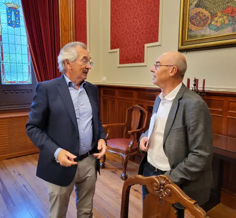 Enrique Urcola, presidente do Colexio de Enxe&ntilde;eiros de Cami&ntilde;os, Canles e Portos de Galiza, e Francisco Jorquera