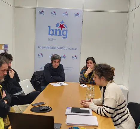 Avia Veira e Ignacio Siota, encontro con Ergosfera, para este colectivo nos presentar "A Coru&ntilde;a P&uacute;blica", o seu proxecto de cartograf&iacute;a dos bens p&uacute;blicos existentes na nosa cidade.