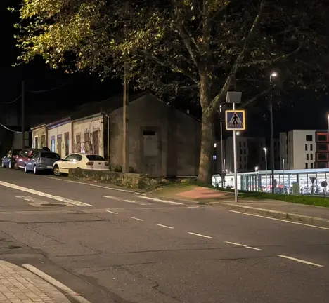Paso pe&oacute;ns Eir&iacute;s (Avenida de Monelos) deficientemente pintado. Lev&aacute;molo ao Pleno de decembro de 2025 en forma de rogo oral.