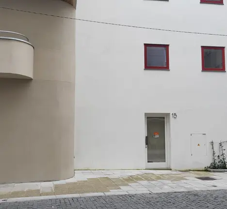 Edificio municipal de vivendas na r&uacute;a Pontejos.