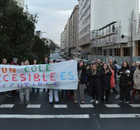 Mobilizaci&oacute;n da comunidade educativa do CEIP Rosal&iacute;a de Castro