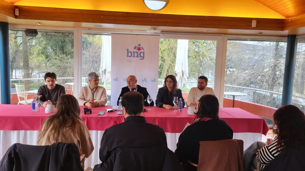 Conferencia de prensa Jorquera 11 de marzo en que anuncia que non vai volver ser candidato.