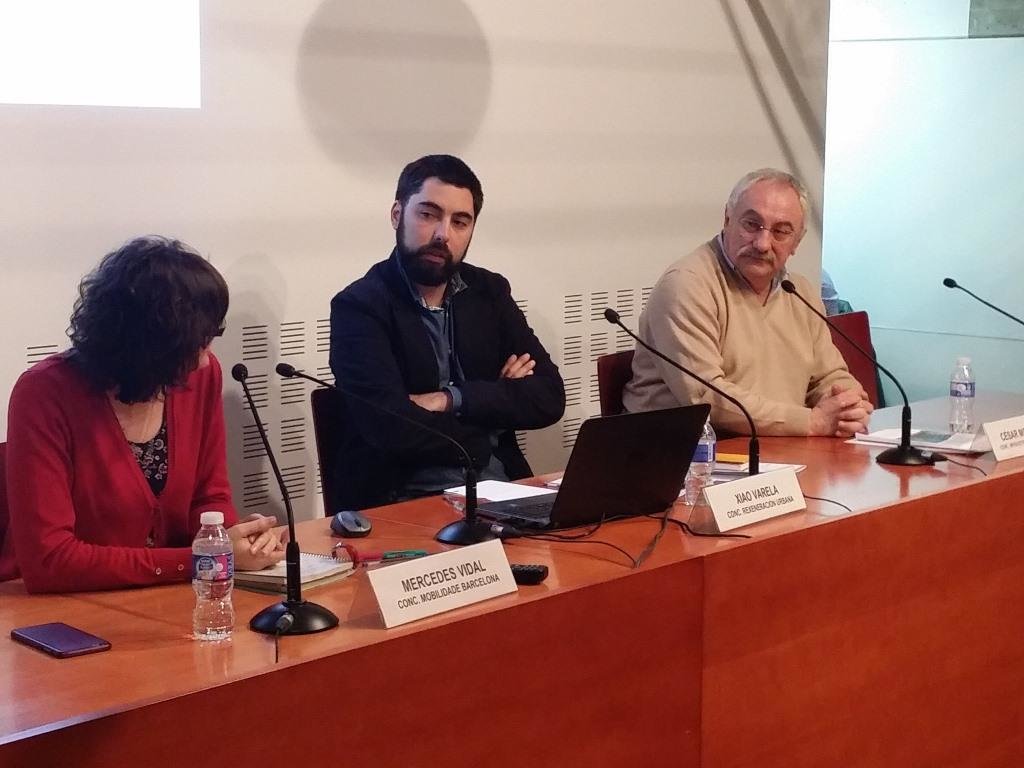 Cesar Mosquera, o primeiro comezando pola dereita, falou da experiencia da peonalización no Concello de Pontevedra