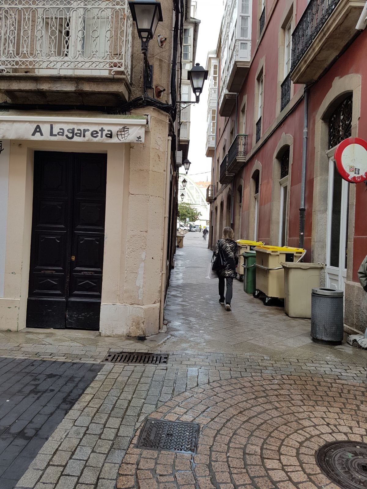 Cruce da rúa Trompeta coa rúa Franxa onde están situados ate 6 contedores de lixo