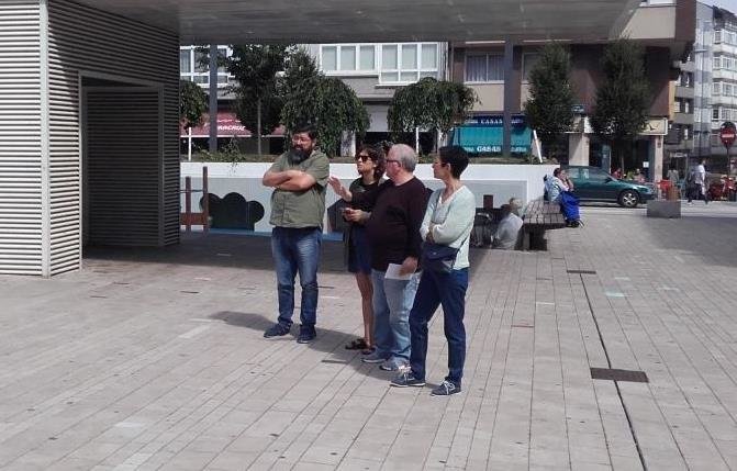 Na praza das Cunchiñas pouco antes de visitar o mercado