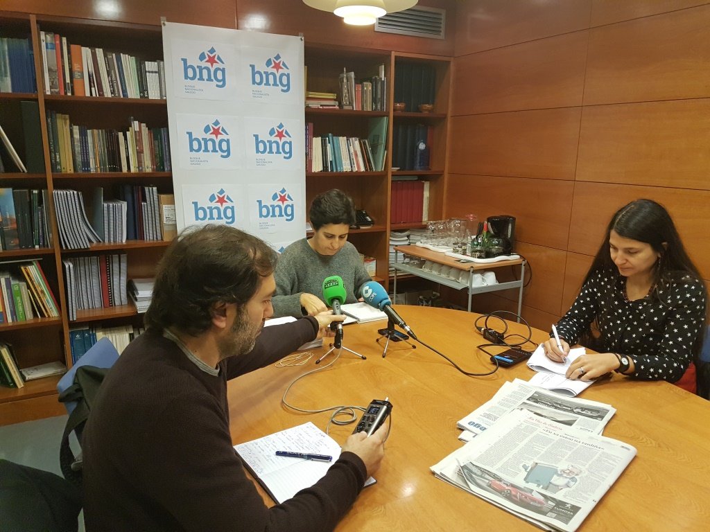 Momentos previos ao comezo da rolda de prensa