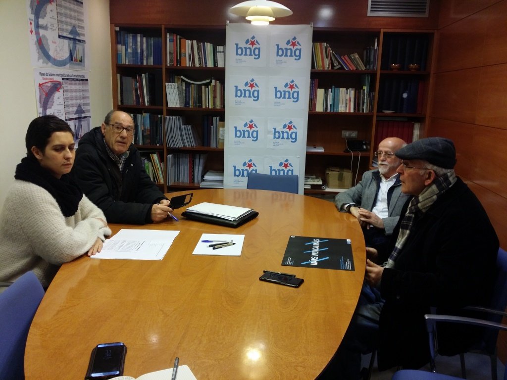 Un dos momentos da reunión co colectivo de expresos do franquismo