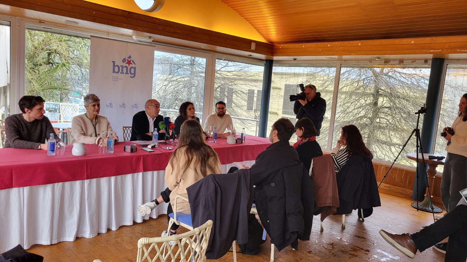 Conferencia de prensa Jorquera 11 de marzo en que anuncia que non vai volver ser candidato.